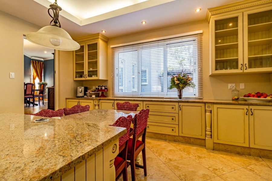 5 Bedroom Property for Sale in Golden Acre Western Cape